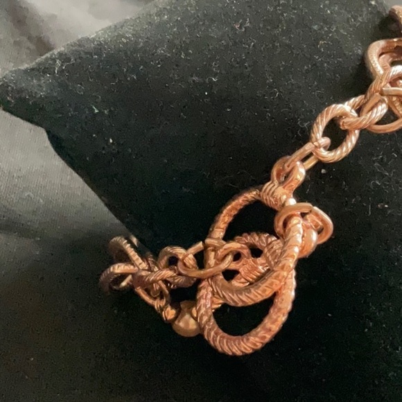 PEARL LEATHER AND GOLD TONE CHAIN TOGGLE BRACELET - Picture 2 of 2